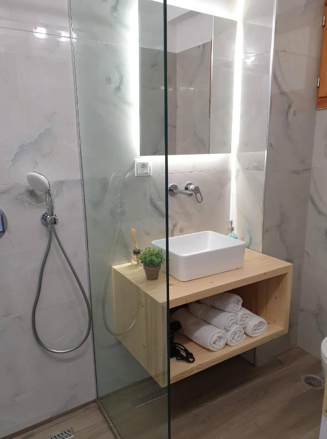 Apart-Hotel Llazari Himare Ngoại thất bức ảnh