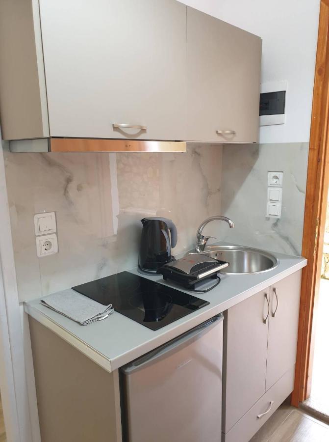 Apart-Hotel Llazari Himare Ngoại thất bức ảnh