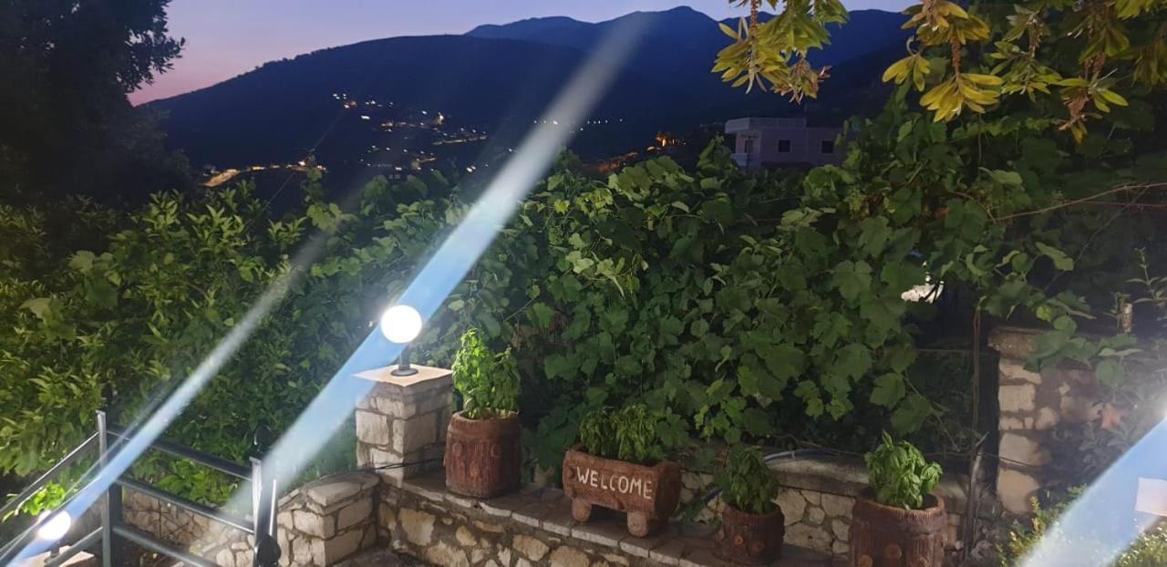 Apart-Hotel Llazari Himare Ngoại thất bức ảnh