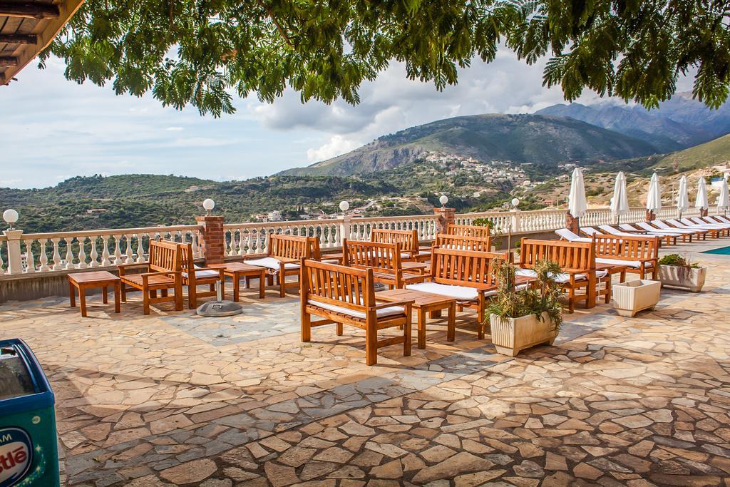 Apart-Hotel Llazari Himare Ngoại thất bức ảnh