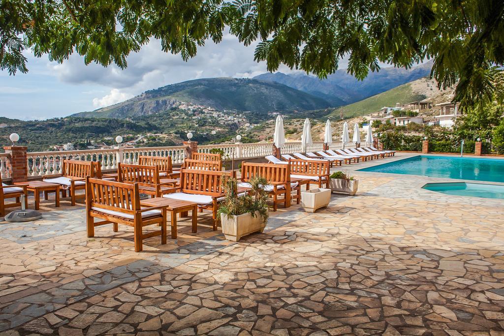 Apart-Hotel Llazari Himare Ngoại thất bức ảnh