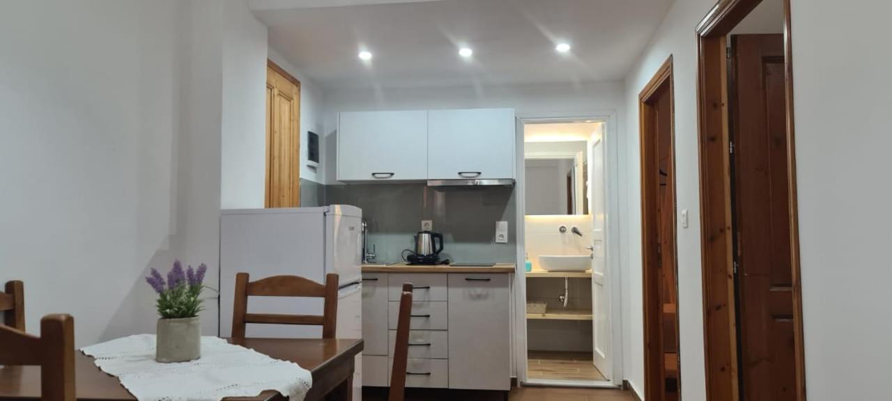 Apart-Hotel Llazari Himare Ngoại thất bức ảnh