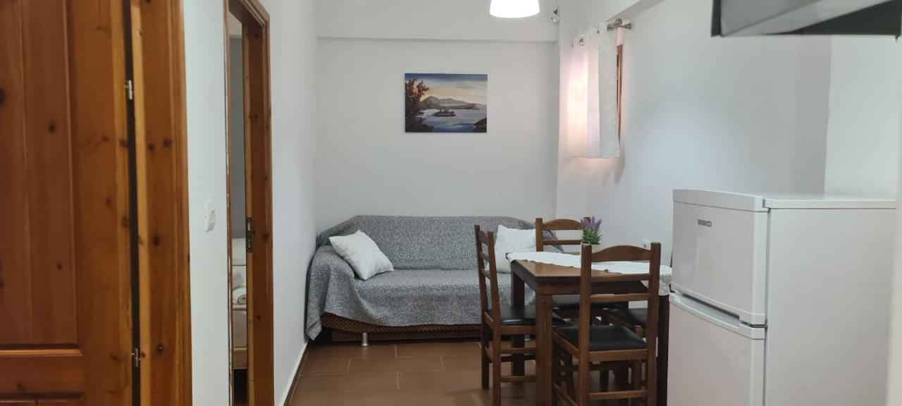 Apart-Hotel Llazari Himare Ngoại thất bức ảnh