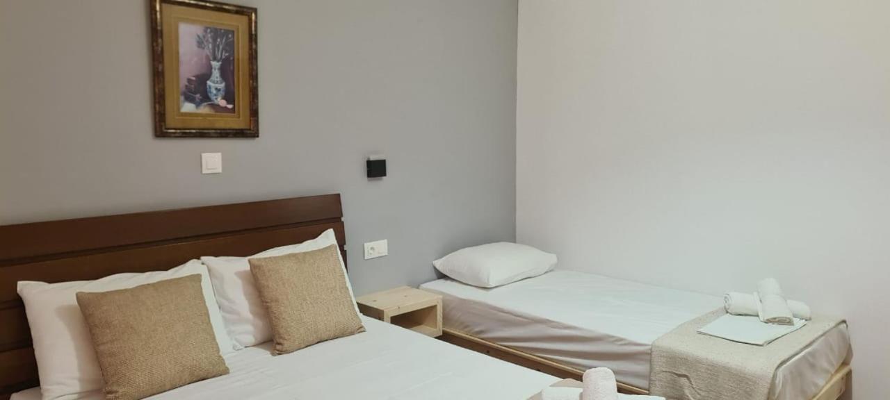 Apart-Hotel Llazari Himare Ngoại thất bức ảnh