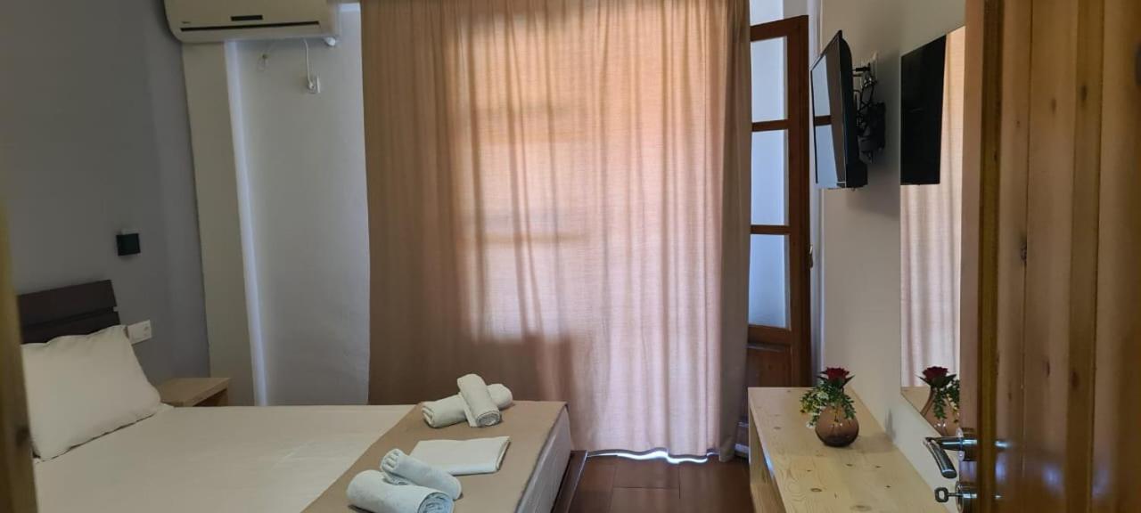 Apart-Hotel Llazari Himare Ngoại thất bức ảnh
