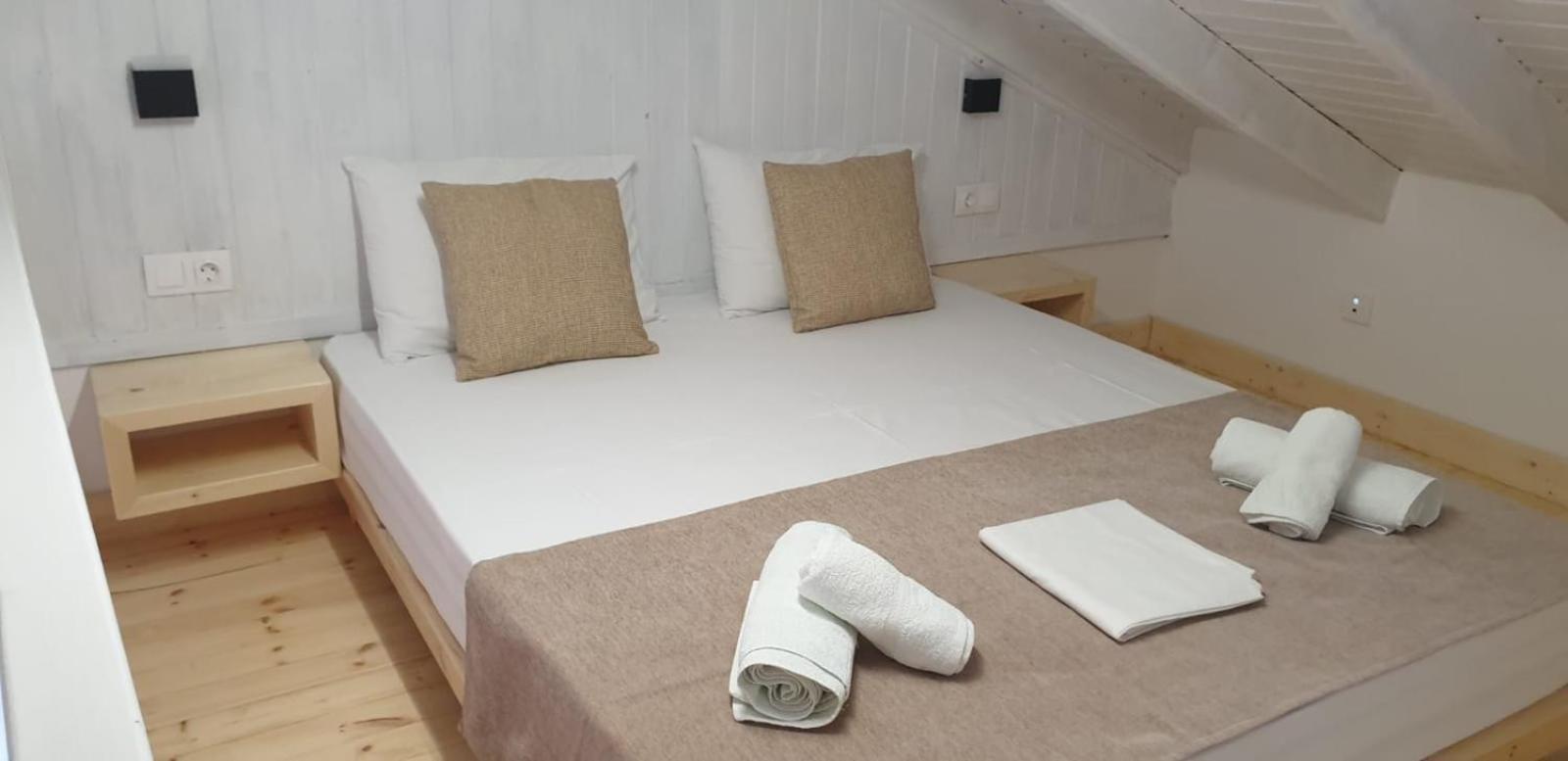Apart-Hotel Llazari Himare Ngoại thất bức ảnh