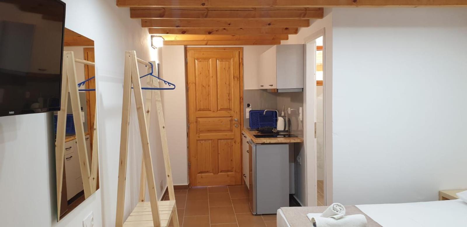 Apart-Hotel Llazari Himare Ngoại thất bức ảnh