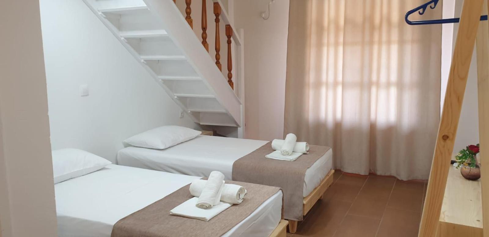 Apart-Hotel Llazari Himare Ngoại thất bức ảnh