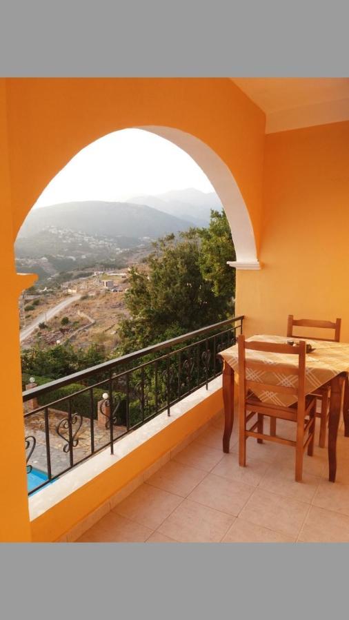 Apart-Hotel Llazari Himare Ngoại thất bức ảnh